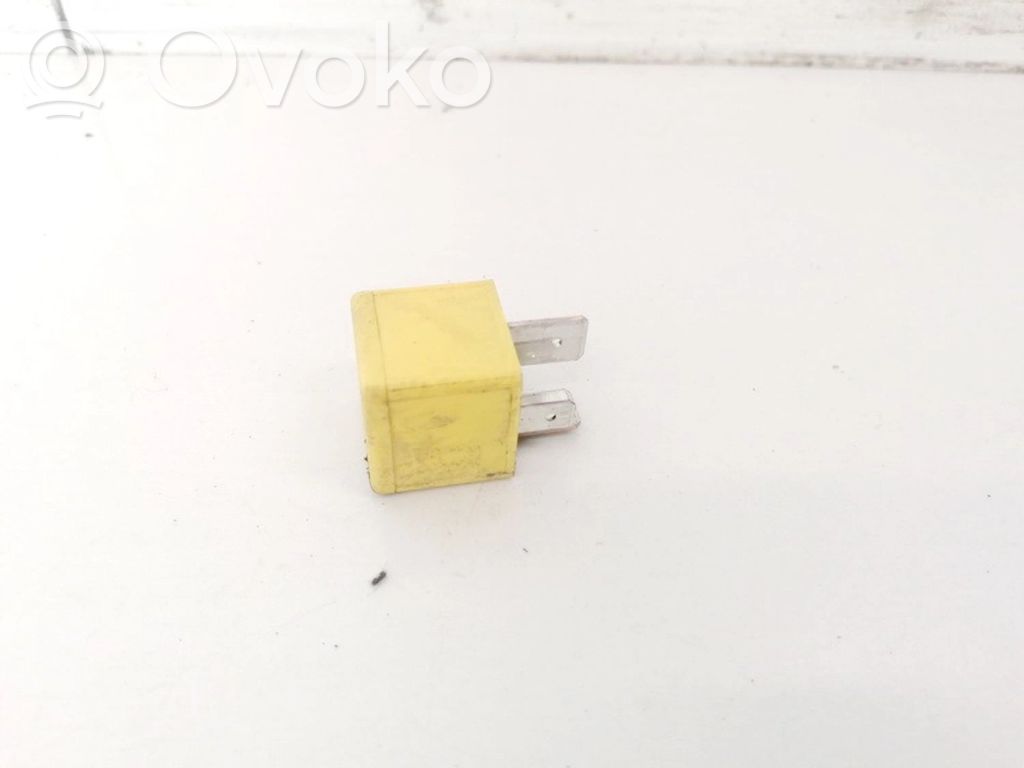 Altri relè   90226846,V23134J52X369,90226846,V23134J52X369