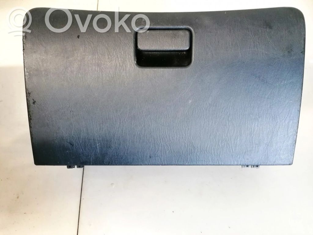 Toyota Corolla E120 E130 Hansikaslokero