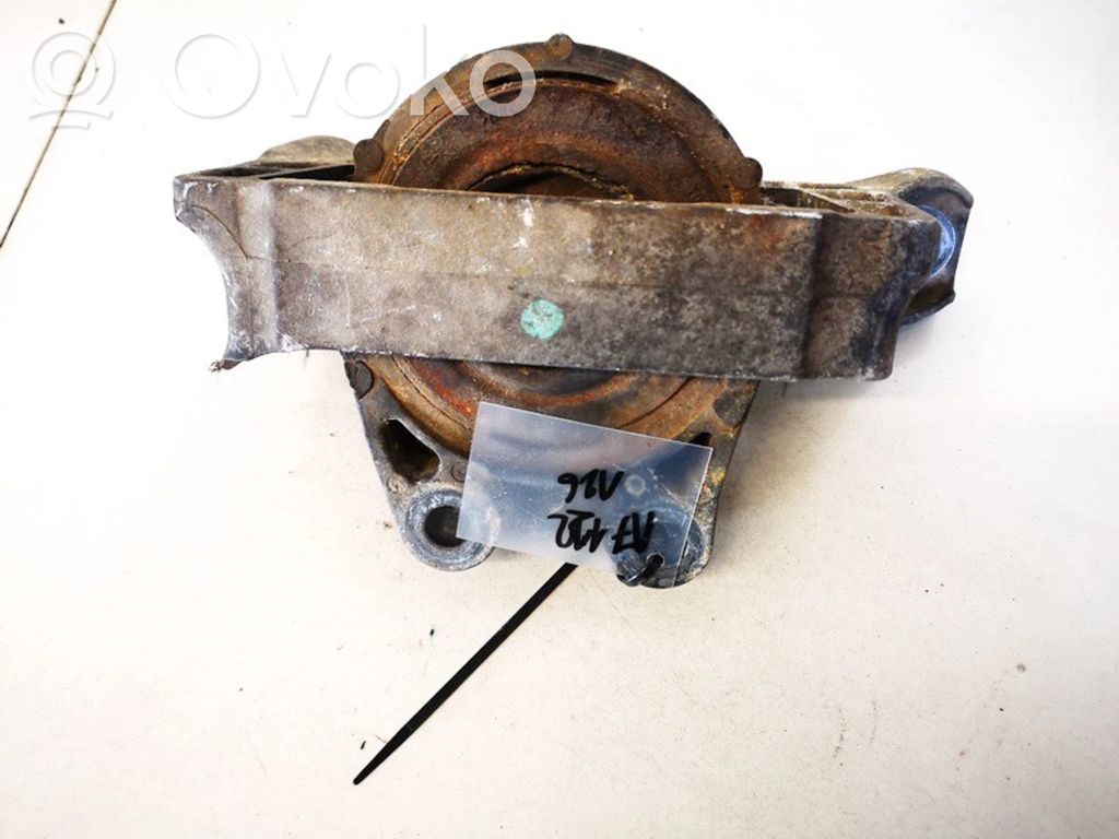 Volvo V50 Moottorin kiinnikekorvake 