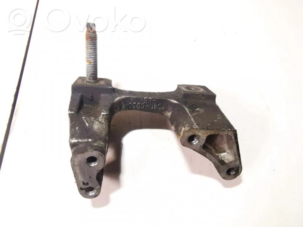 Ford Focus Engine mounting bracket 
