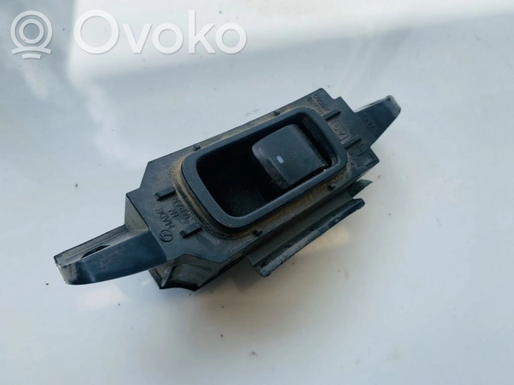 Subaru Legacy Electric window control switch 