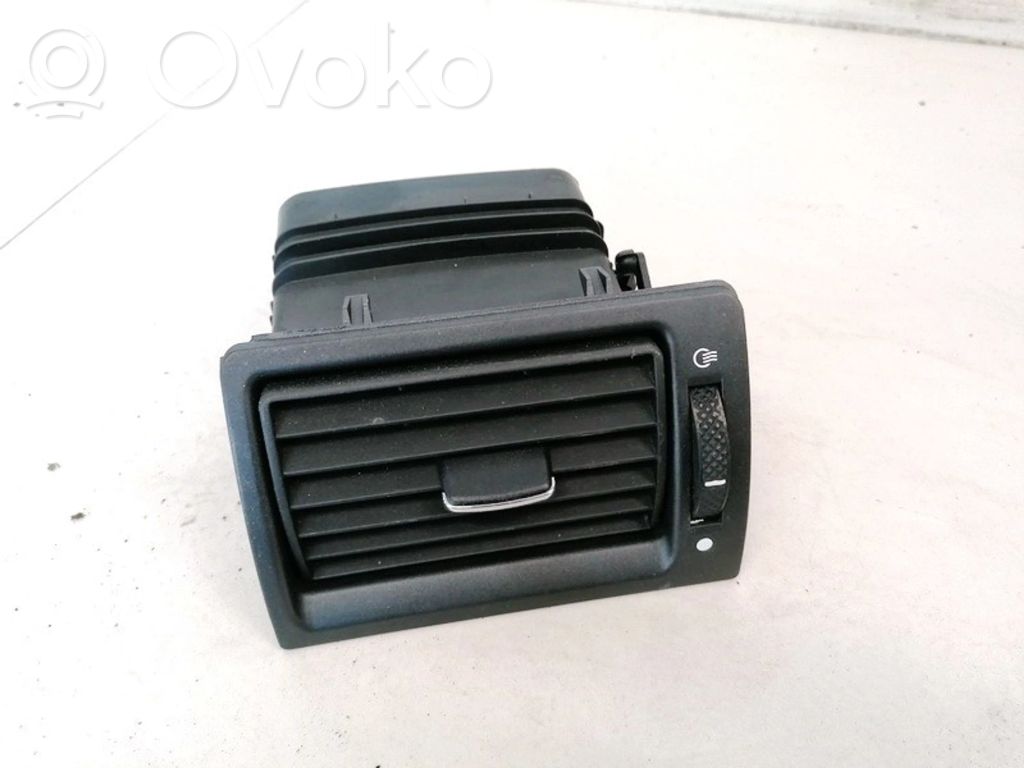 Ford Mondeo Mk III Rejilla de ventilación central del panel 