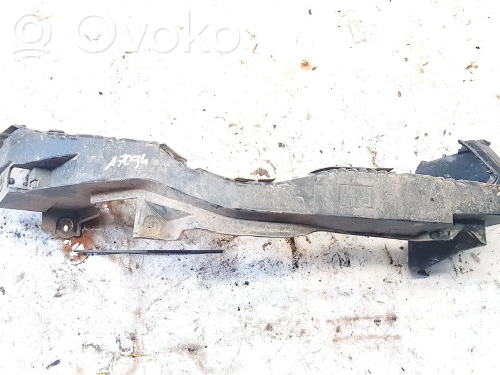 Subaru Legacy Soporte de montaje del parachoques trasero 