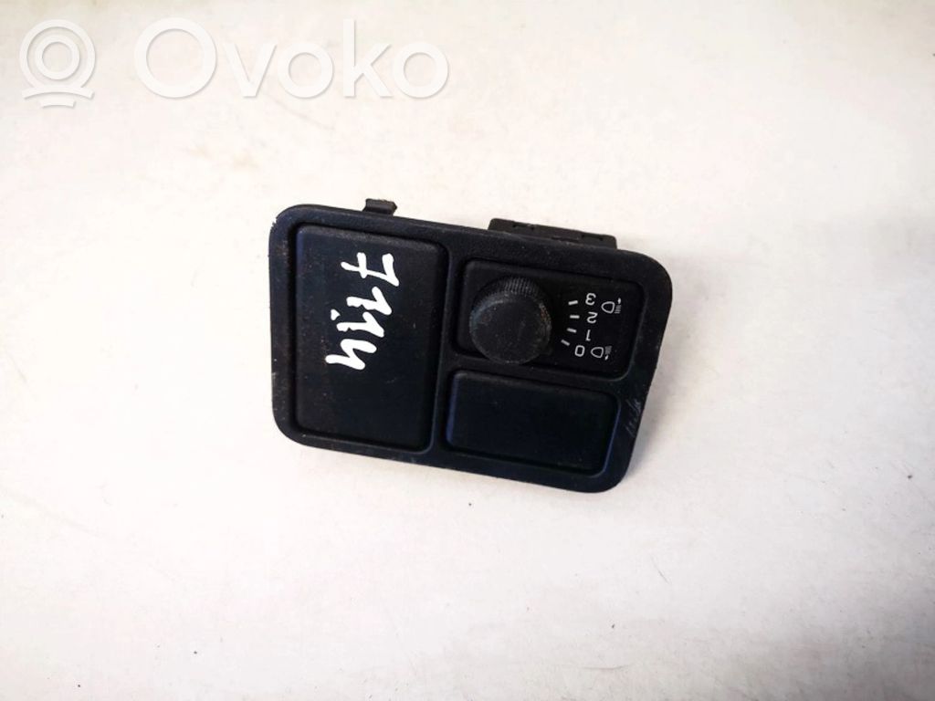 Nissan Almera N16 Przycisk / Pokrętło regulacji świateł 