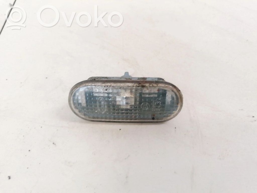Volkswagen Polo III 6N 6N2 6NF Semnalizator bară față 
