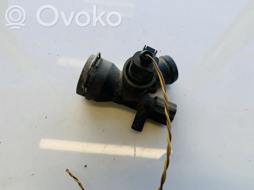 Volkswagen Golf V Tubo flessibile del liquido di raffreddamento del motore 
