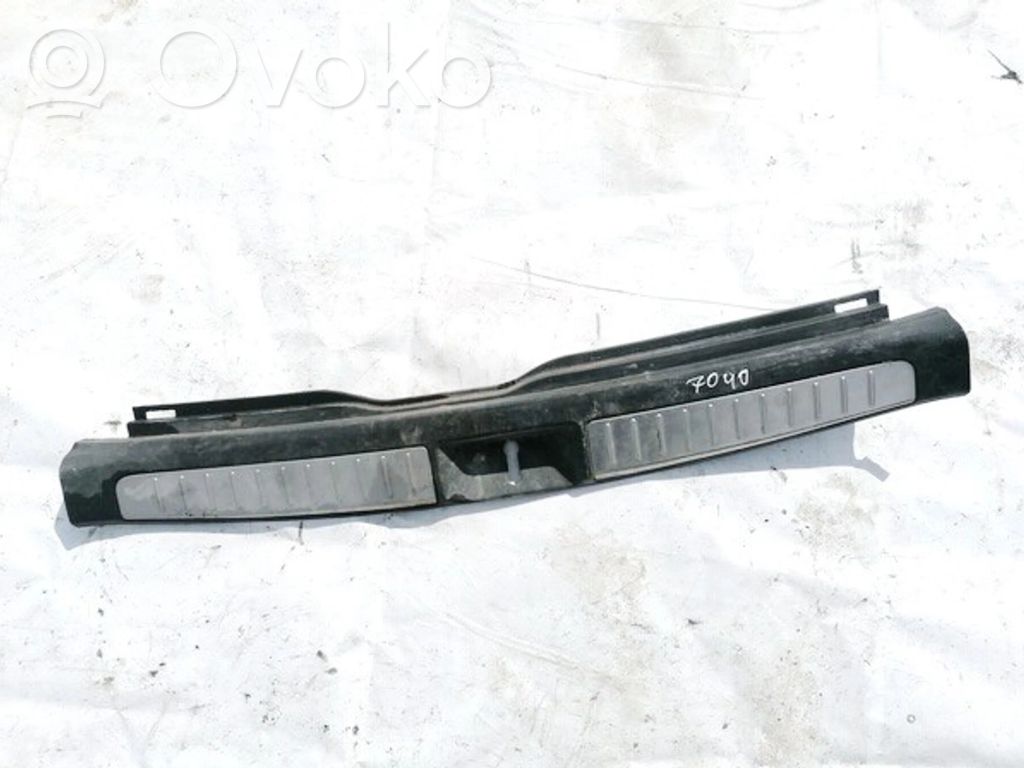 Toyota Avensis T250 Inne elementy wykończenia bagażnika