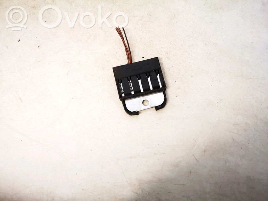 BMW 7 F01 F02 F03 F04 Bezpiecznik 