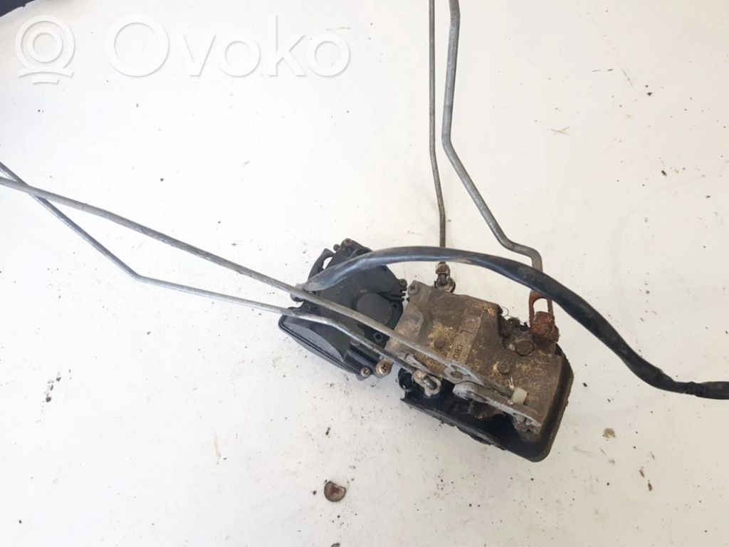 Mazda Premacy Priekšpusē slēdzene 