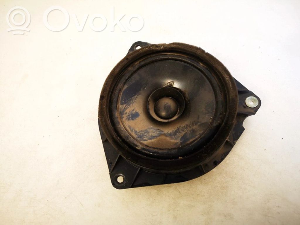 Toyota Avensis Verso Etuoven kaiutin