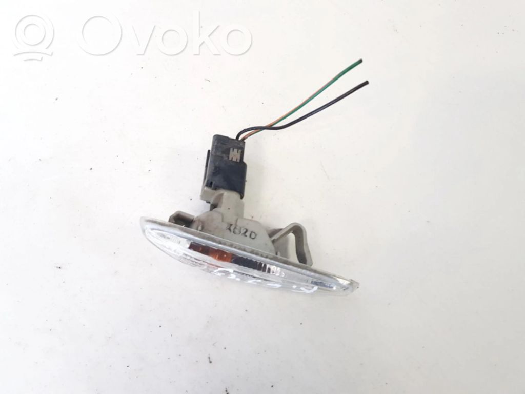 Front fender indicator light   P7389L,A048099,A048099,P7389L