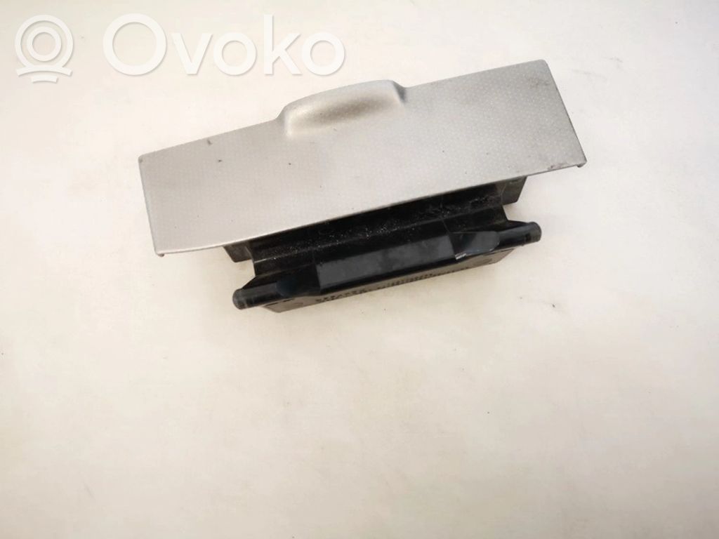 Toyota Corolla Verso E121 Posacenere auto