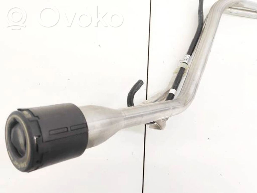 Ford Puma Polttoainesäiliön täyttöaukon suukappale 