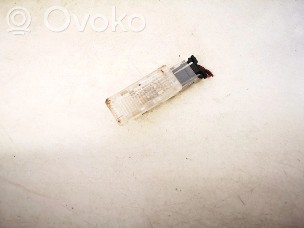 Volkswagen Polo IV 9N3 Inne oświetlenie wnętrza kabiny 