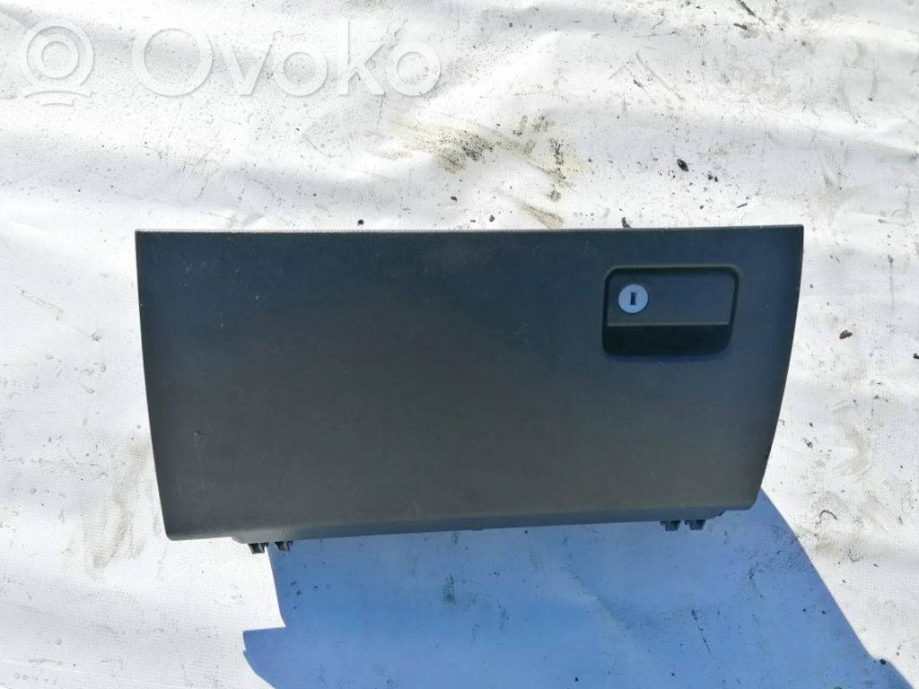Toyota RAV 4 (XA30) Handschuhfach 