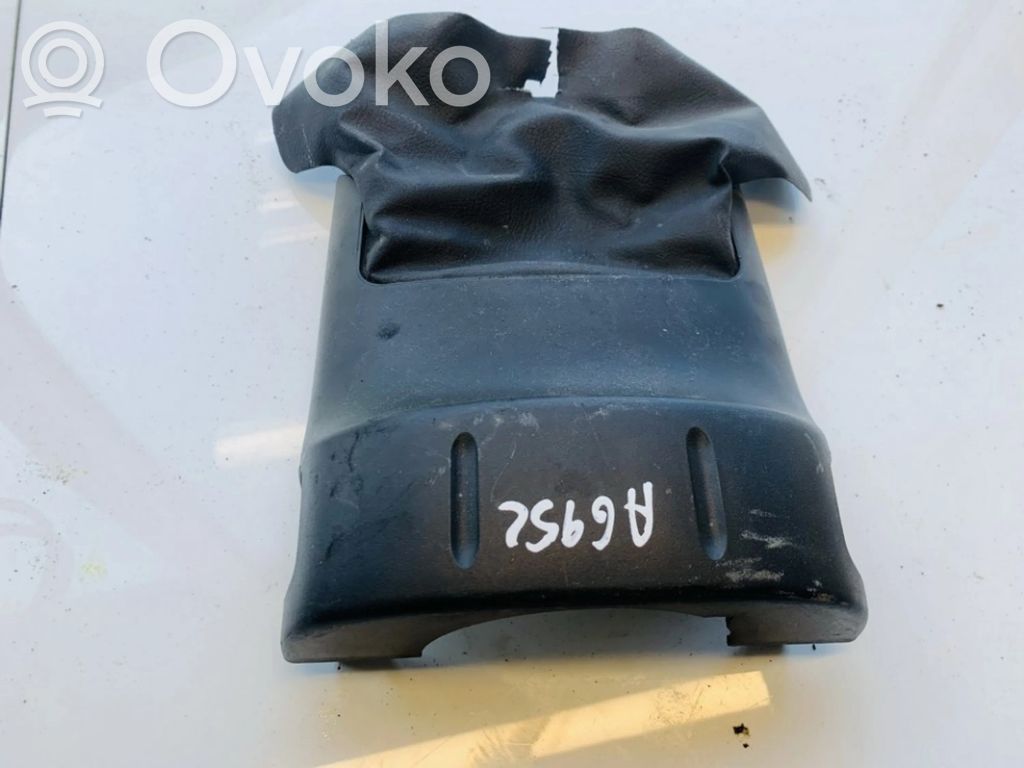 Volkswagen Fox Elementy poszycia kolumny kierowniczej 