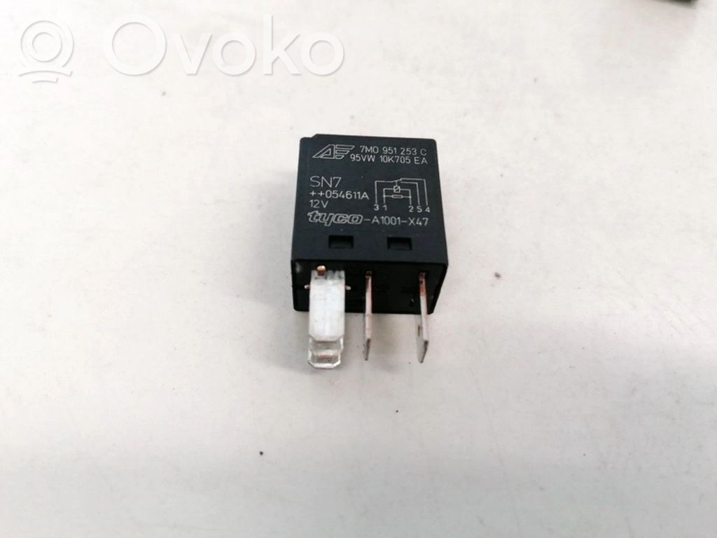 Sonstige Relais   7M0951253C,95VW10K705EA,7M0951253C,95VW10K705EA