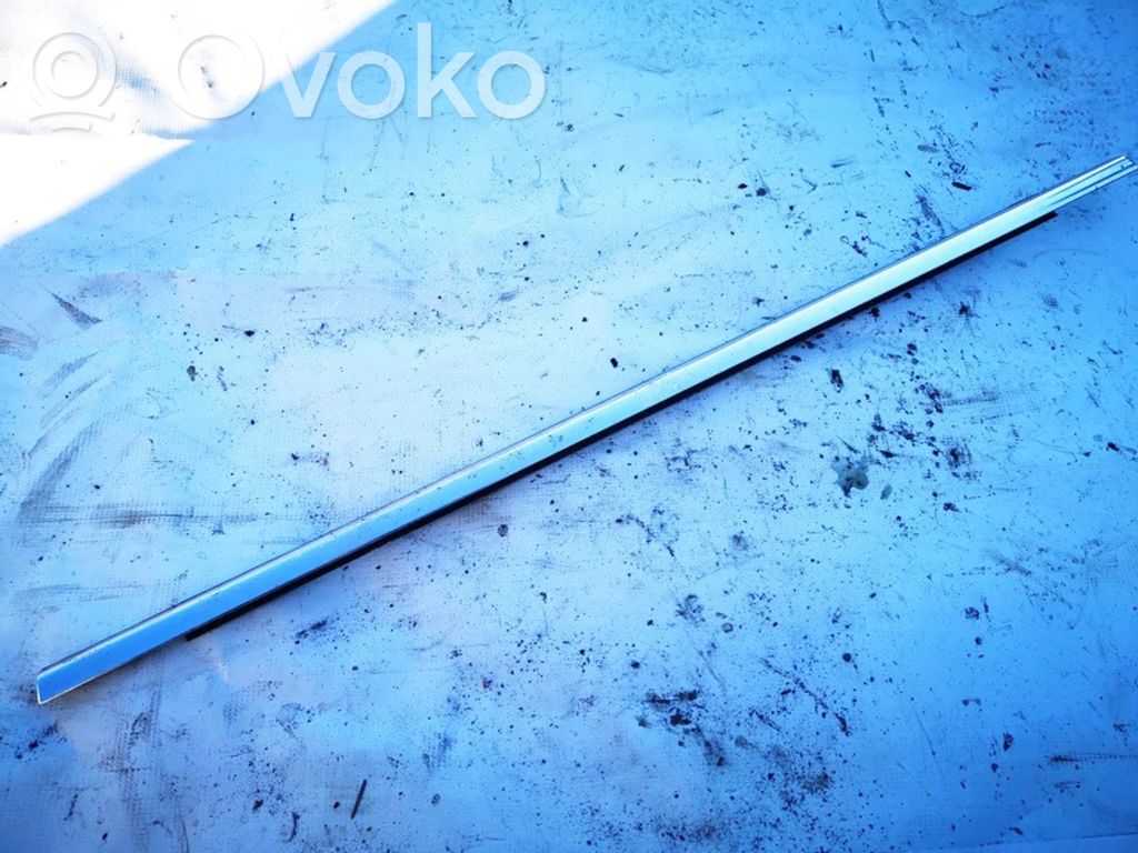 Volkswagen PASSAT B6 Rivestimento modanatura del vetro della portiera posteriore