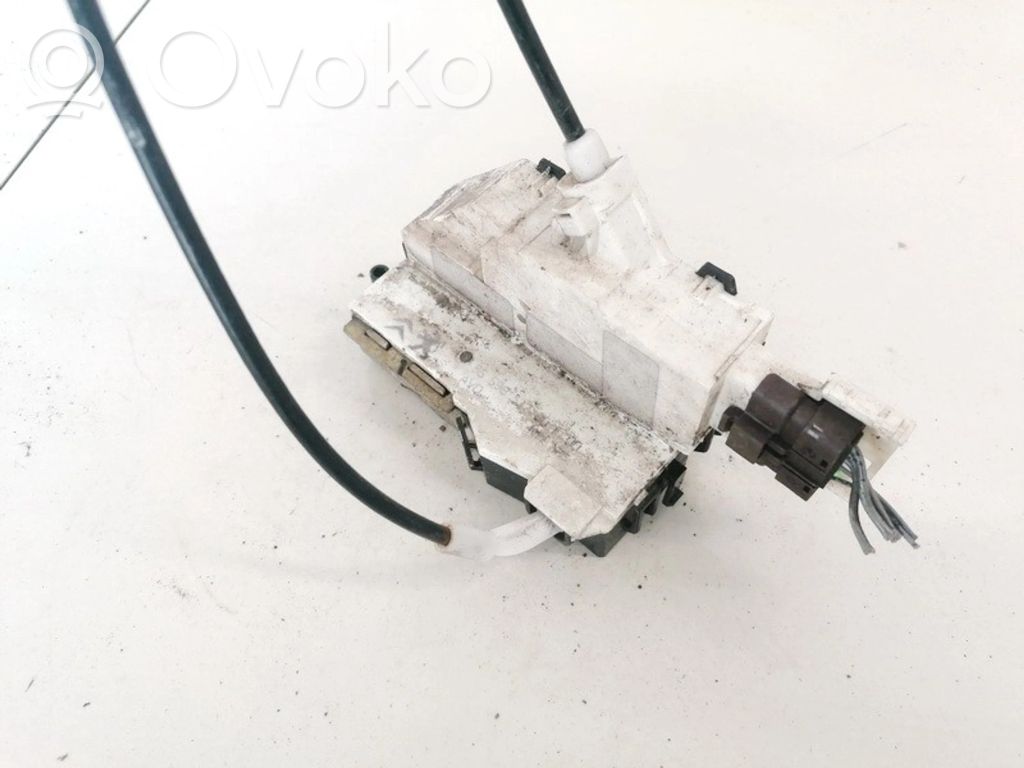 Peugeot 407 Priekšpusē slēdzene 