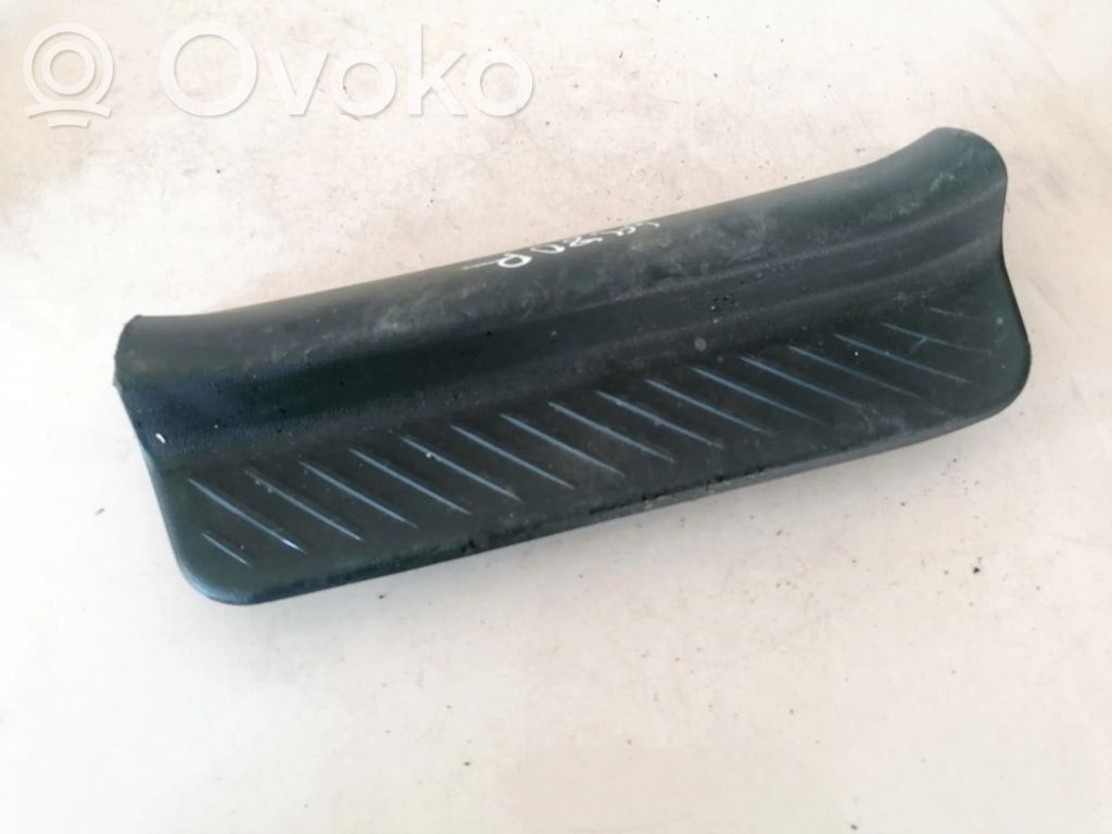 Mazda 3 I Capac prag spate 
