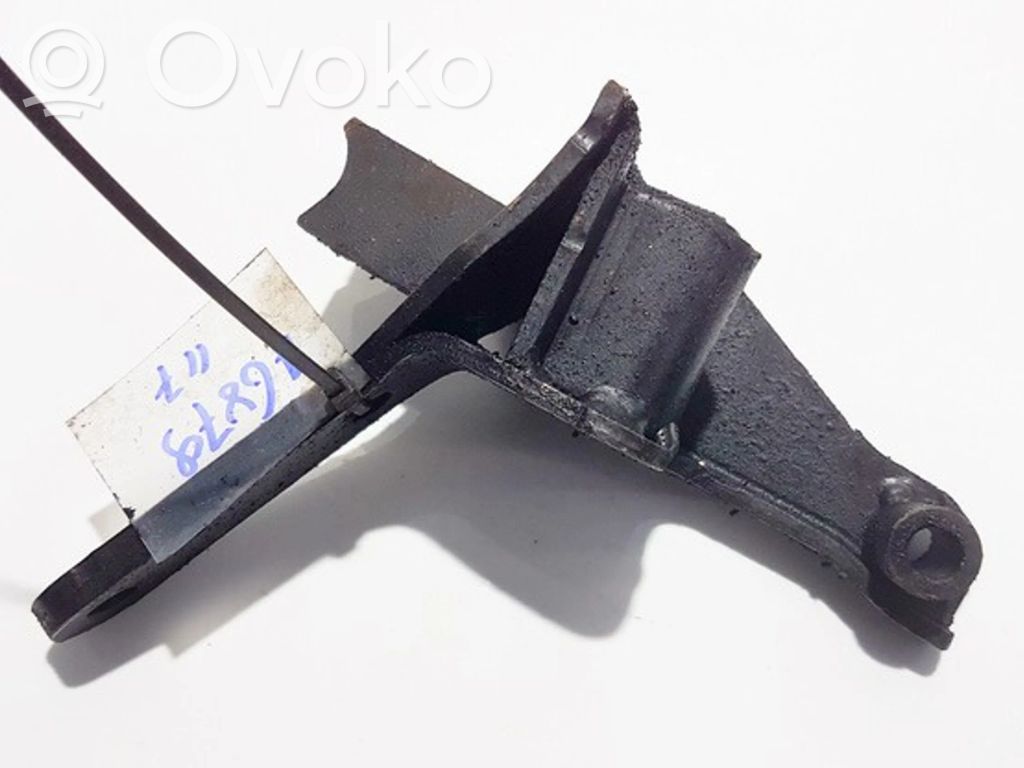 Citroen C4 I Engine mounting bracket 