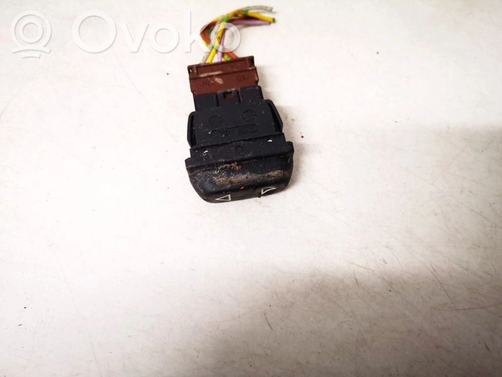 Peugeot 106 Electric window control switch 