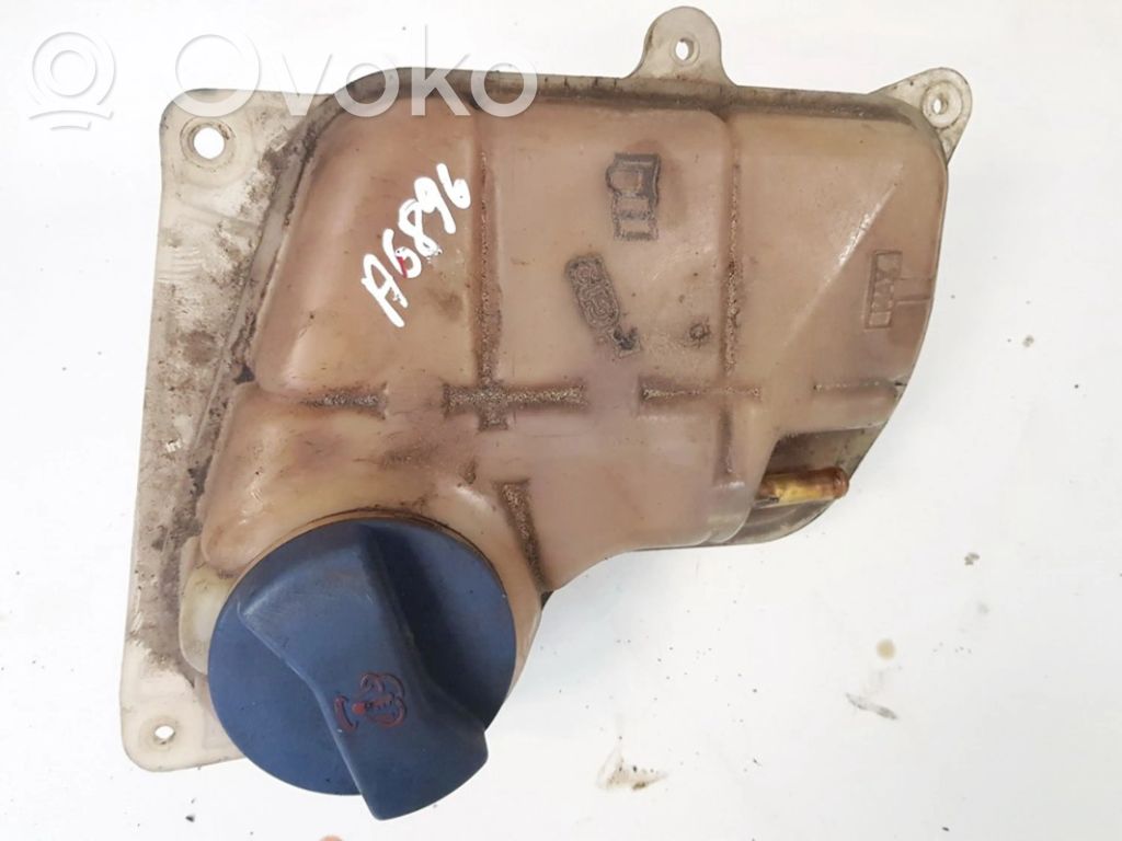 Audi A4 S4 B5 8D Vas expansiune/rezervor lichid de răcire 