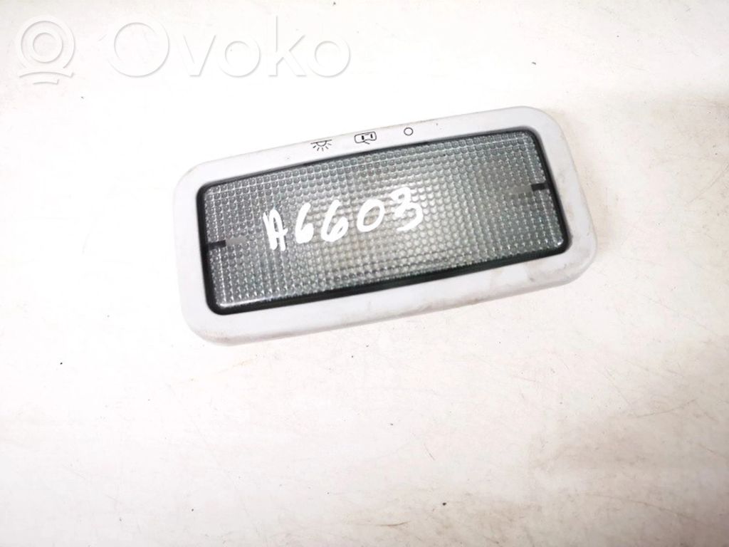Volkswagen Polo III 6N 6N2 6NF Lampă scaun spate 