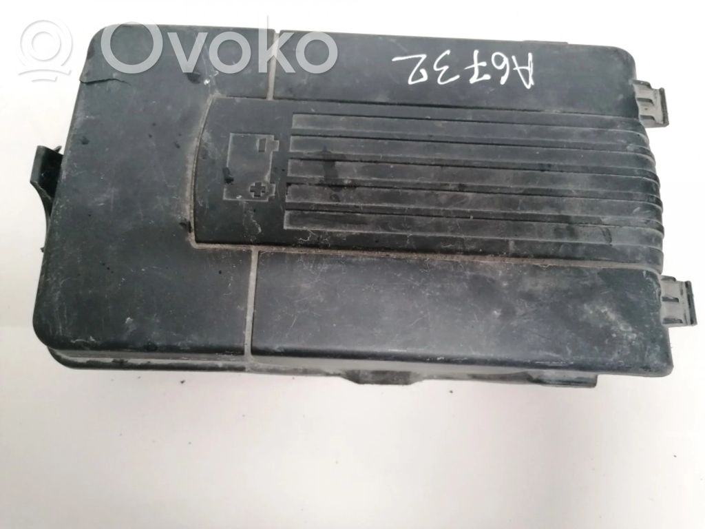 Volkswagen PASSAT B6 Capac cutie baterie 