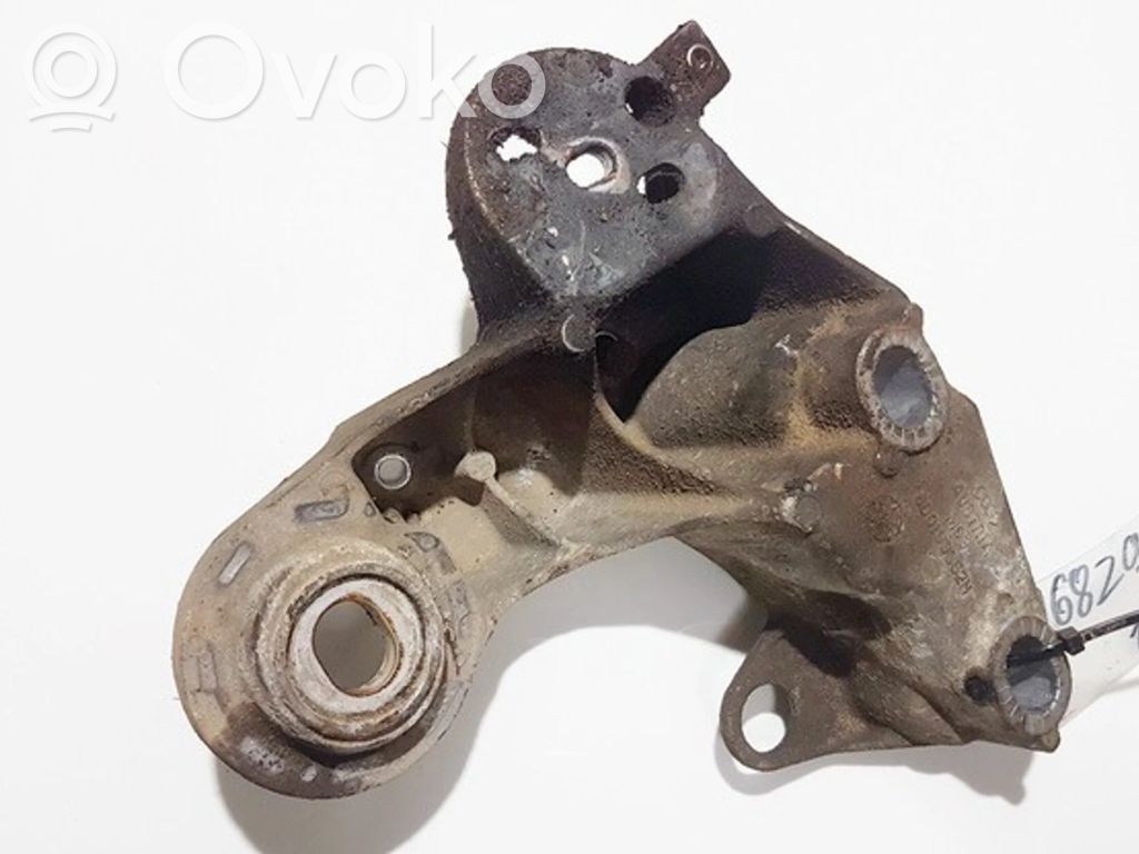 Soporte de montaje del motor (Usadas)   8D0199352H,8D0199352H