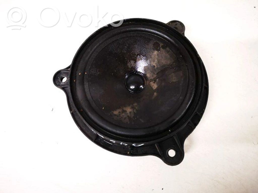 Nissan Almera N16 Difuzor ușă față 