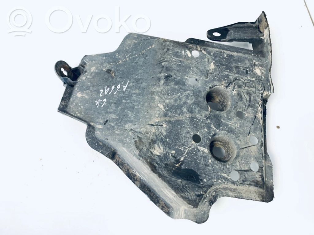 Toyota Auris 150 Protezione anti spruzzi/sottoscocca del motore 