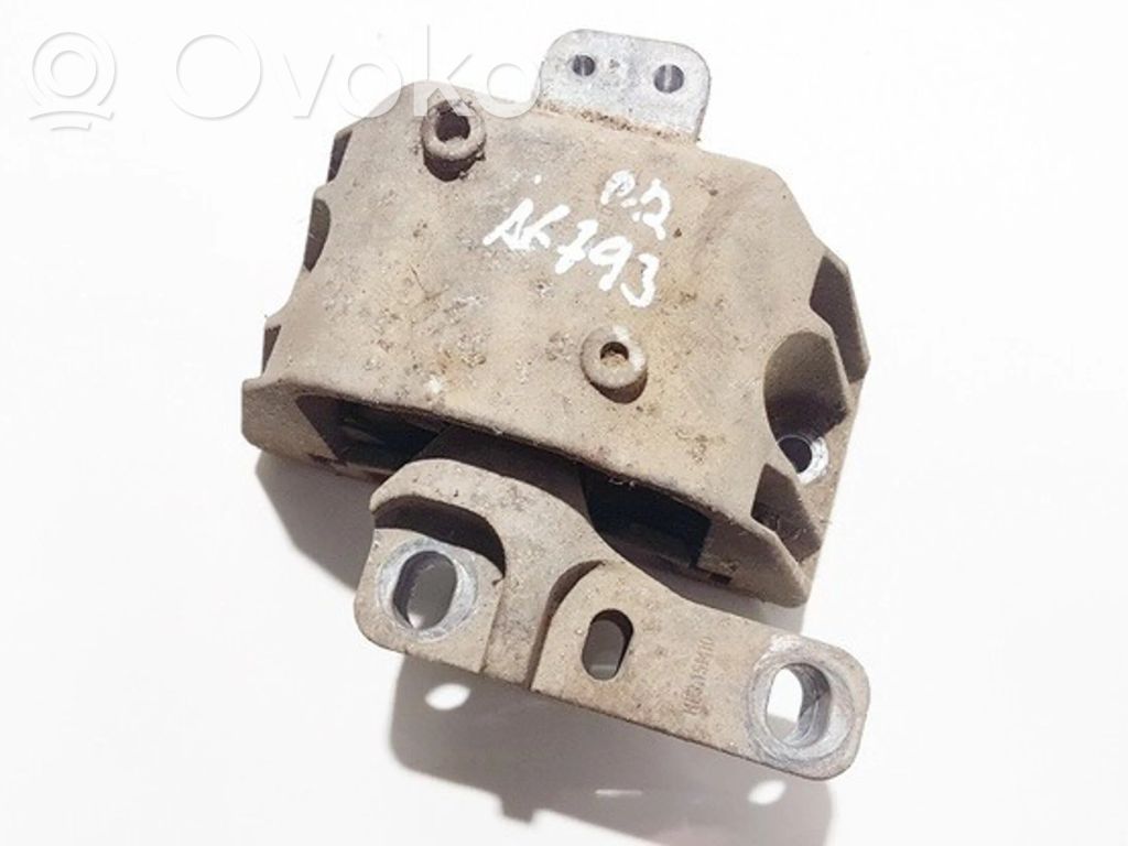 Volkswagen Golf IV Supporto di montaggio del motore