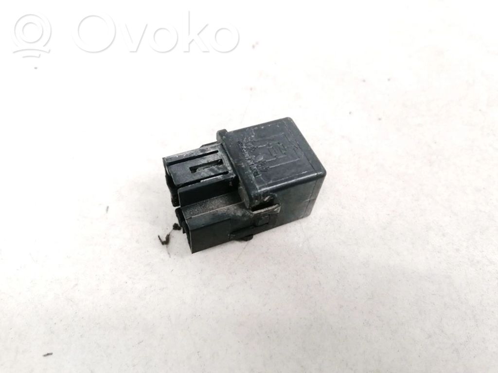 Otros relés   MB953381,V23134B52X240,MB953381,V23134B52X240