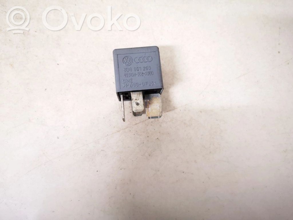 Inne przekaźniki   8D0951253,V23134JB52X300,8D0951253,V23134JB52X300