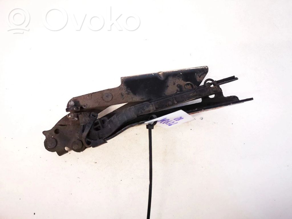 Volkswagen Golf V Konepellin saranat 