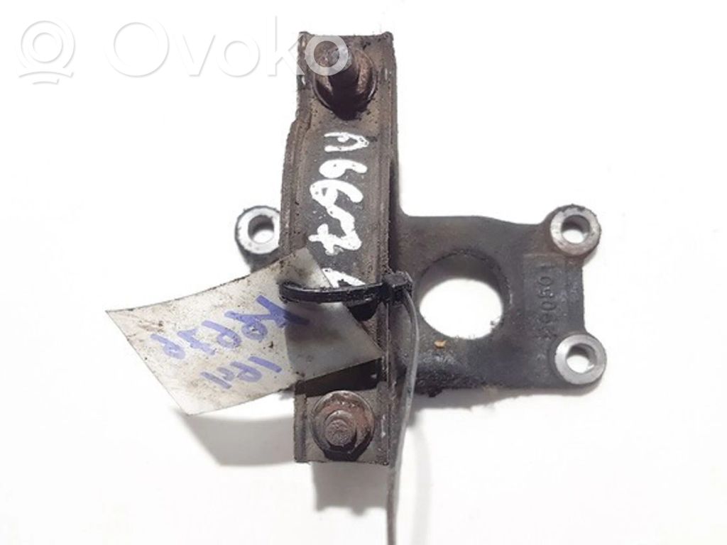 Ford Mondeo Mk III Engine mounting bracket 