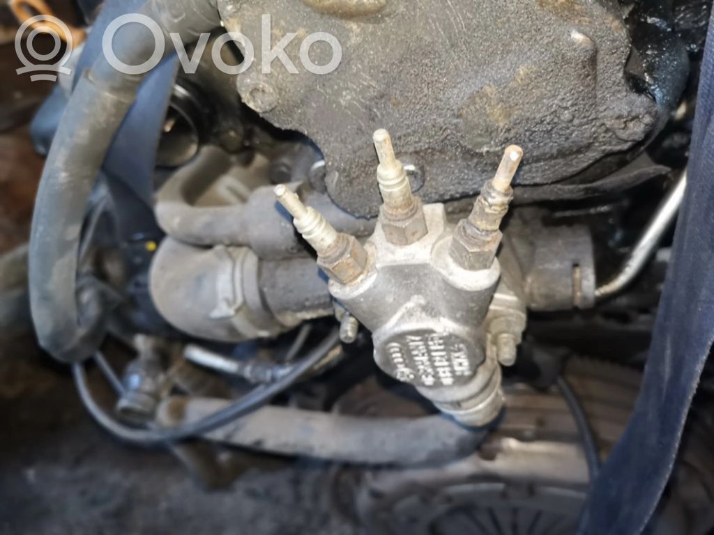 Volkswagen PASSAT B5 Tubo flessibile del liquido di raffreddamento del motore