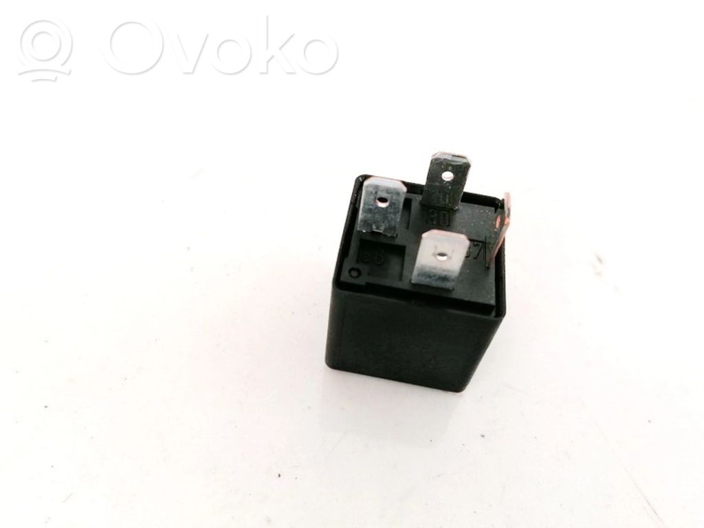 Altri relè   90464760,V23134K52X220,90464760,V23134K52X220