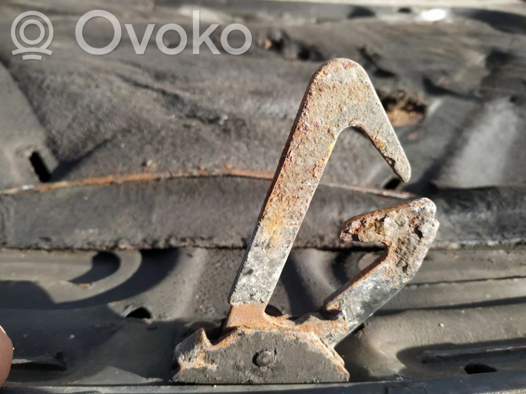 Audi 80 90 B3 Încuietoare capotă 