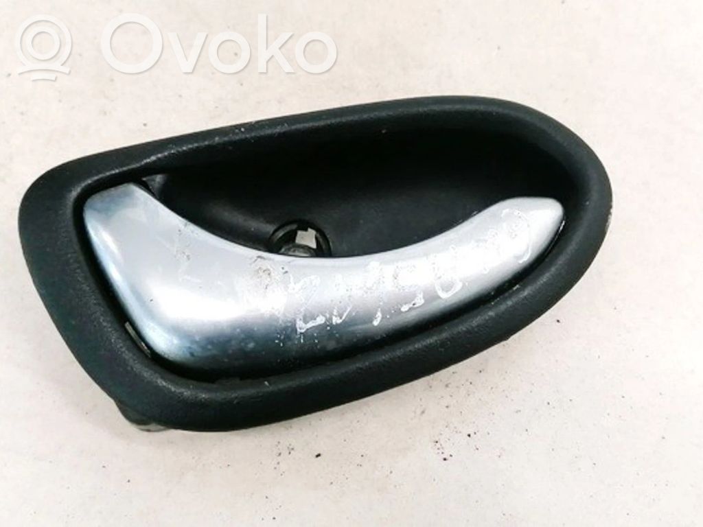 Nissan Primera Manecilla interna puerta trasera
