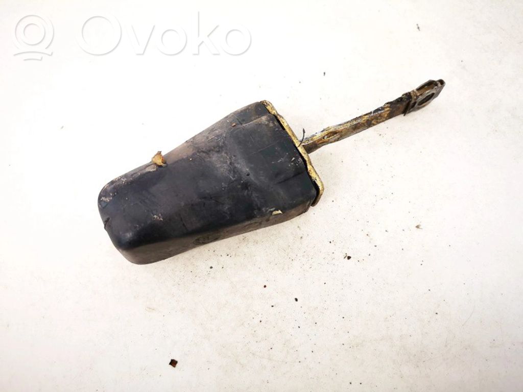 Volkswagen PASSAT B3 Etuoven pidätin 