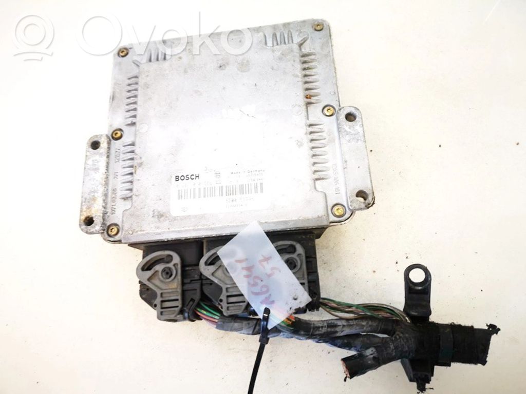 Unidad de control/módulo del motor   8200153946,0281010556,0281010556,8200153946
