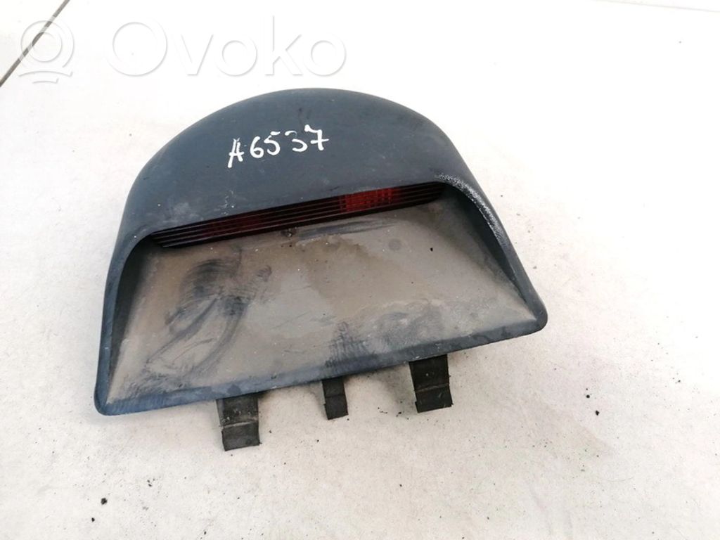Hyundai Elantra Kolmas/lisäjarruvalo 
