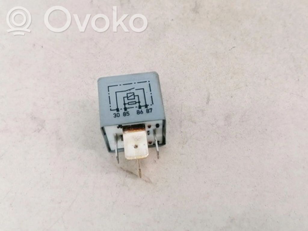 Otros relés   8D0951253,8D0951253