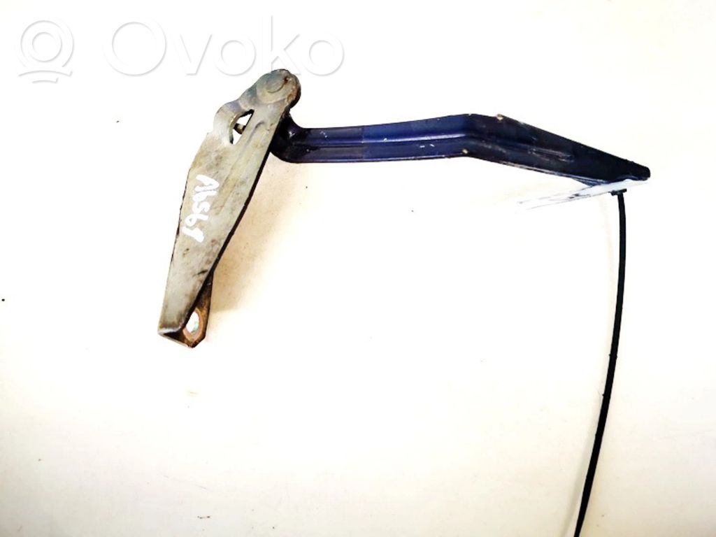 Ford Focus Konepellin saranat 