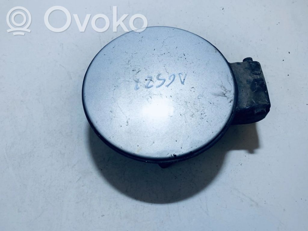 Volkswagen Golf IV Klapka wlewu paliwa 