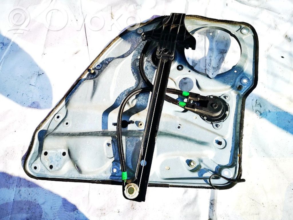 Volkswagen Golf IV Alzacristalli del portellone scorrevole con motorino