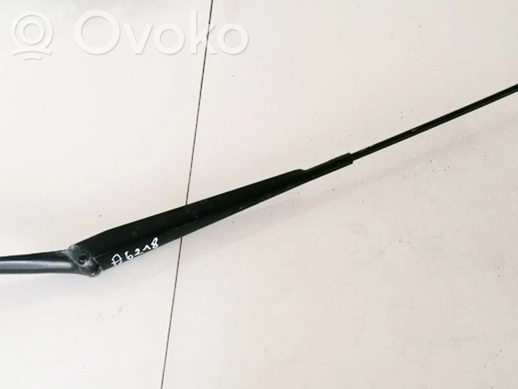 Peugeot 307 Braccio della spazzola tergicristallo anteriore 