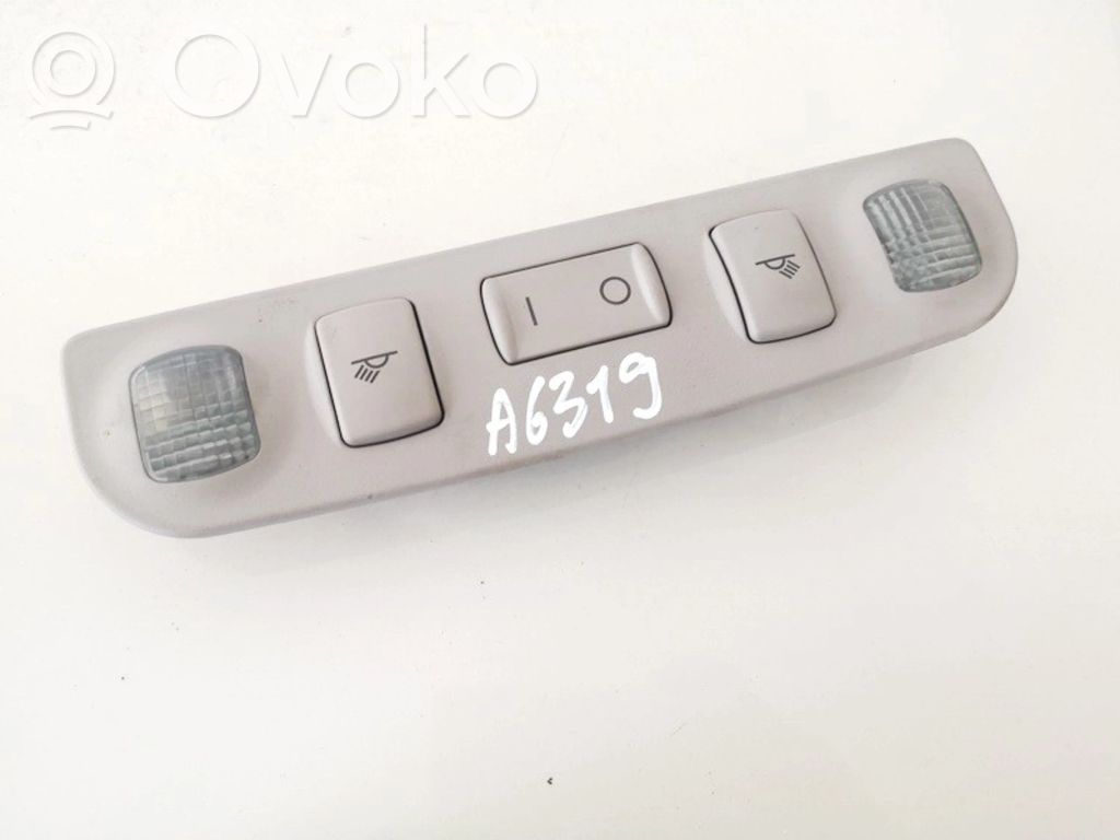 Etuistuimen valo   8D0947111AA,8D0947111AA